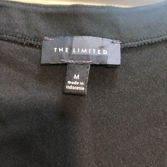 THE LIMITED BLK/WHITE STRIPED 1/2 BUTTONED SLEEVELESS BLOUSE SIZE M - Picture 2 of 9